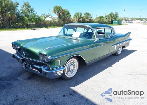 1958 Cadillac Fleetwood z USA, uszkodzony, nr VIN 58M103213